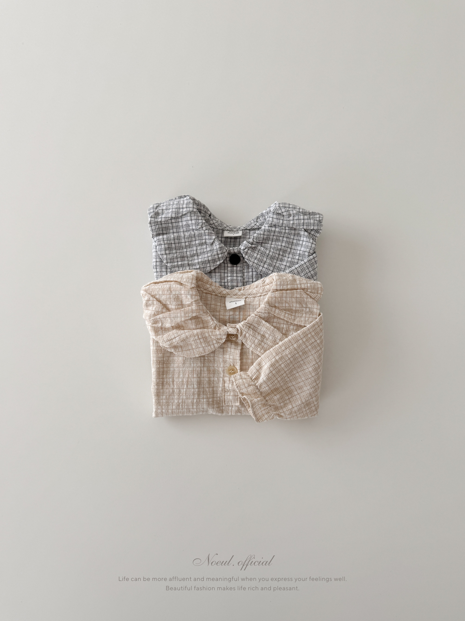 Check balloon blouse