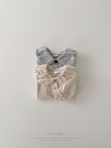 Check balloon blouse