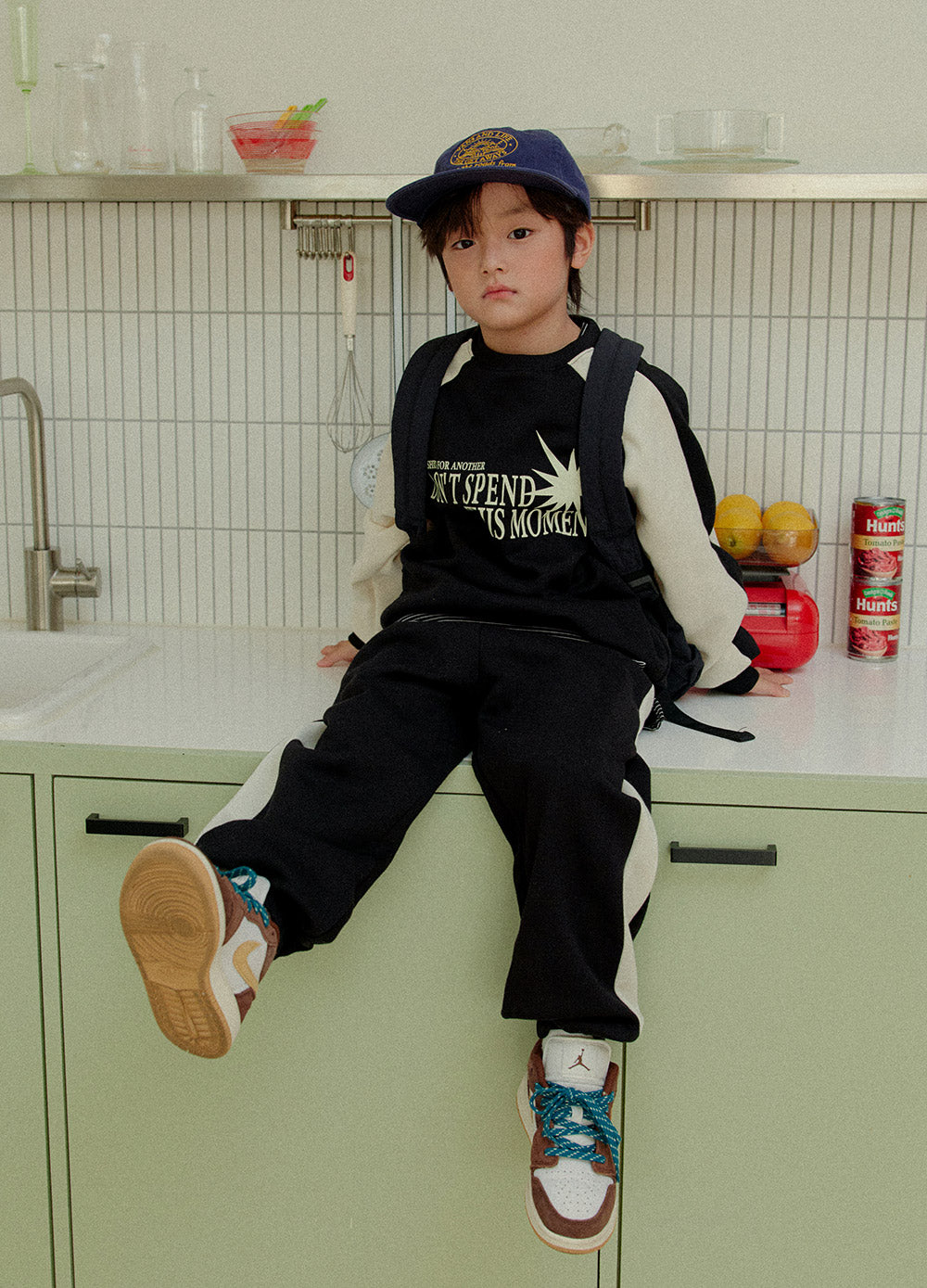 [whitesketchbook] Side line jogger pants