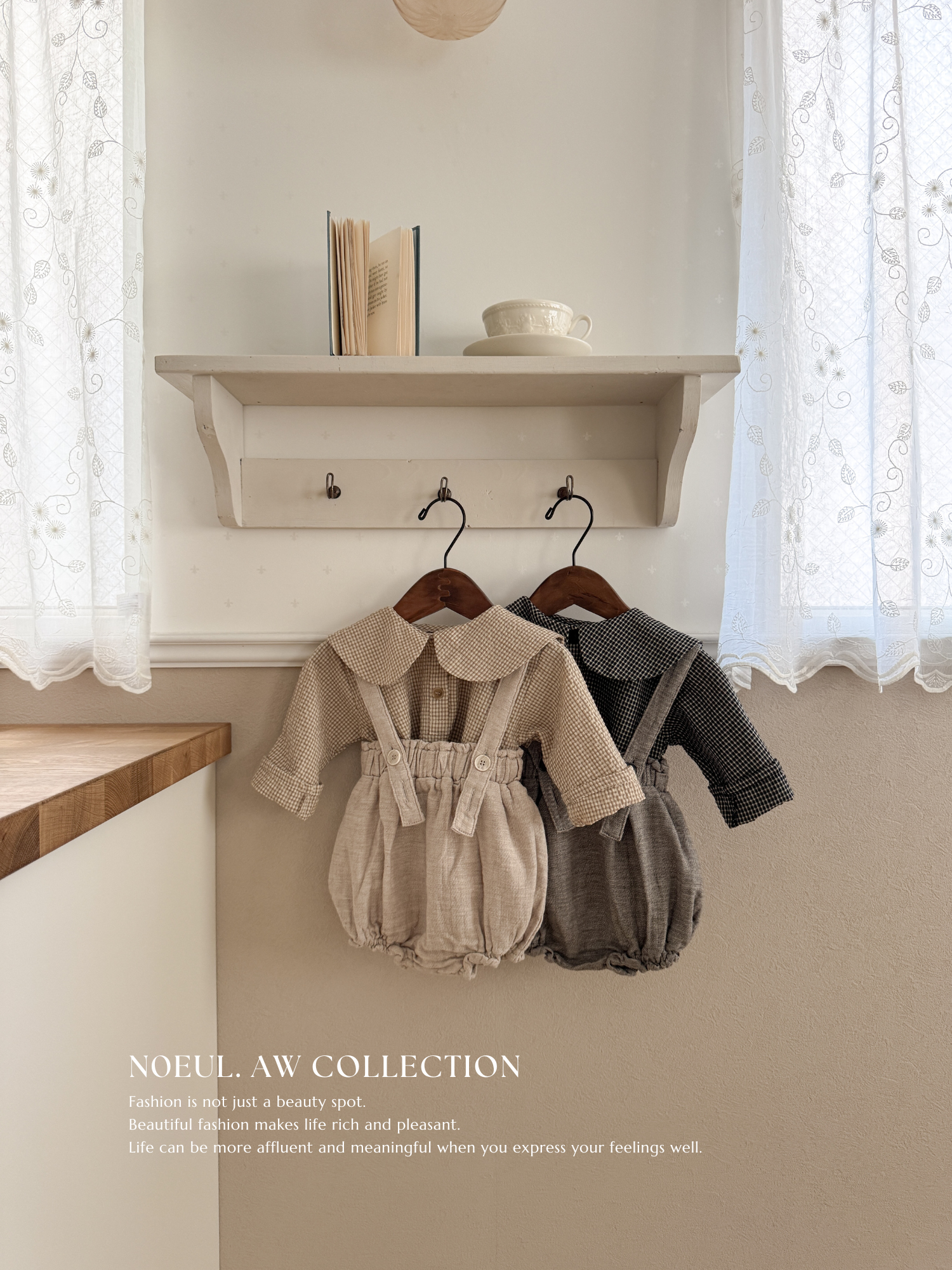 Check collar blouse