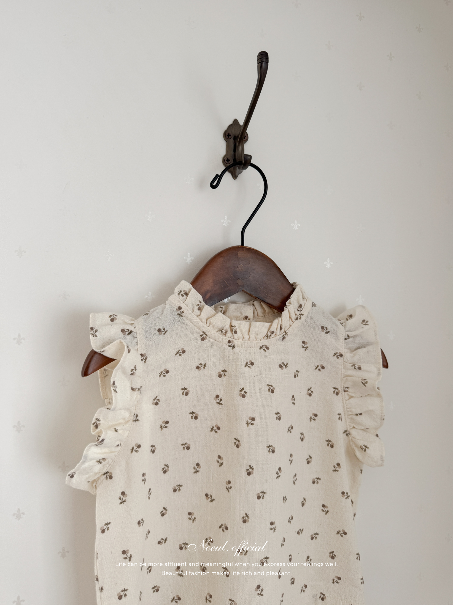*Noeul.made* Muffin frill blouse