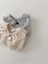 Check balloon blouse