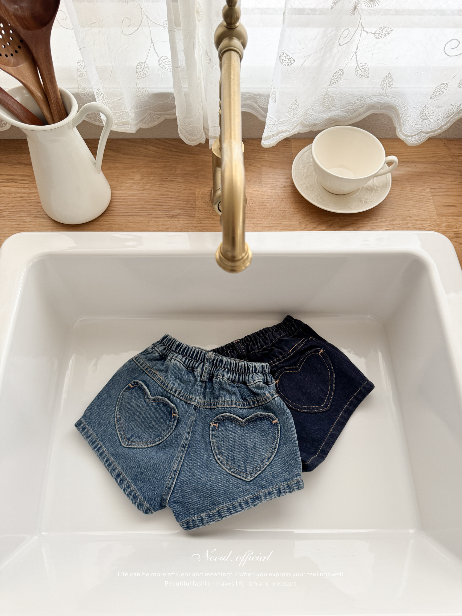 Heart pocket short pants