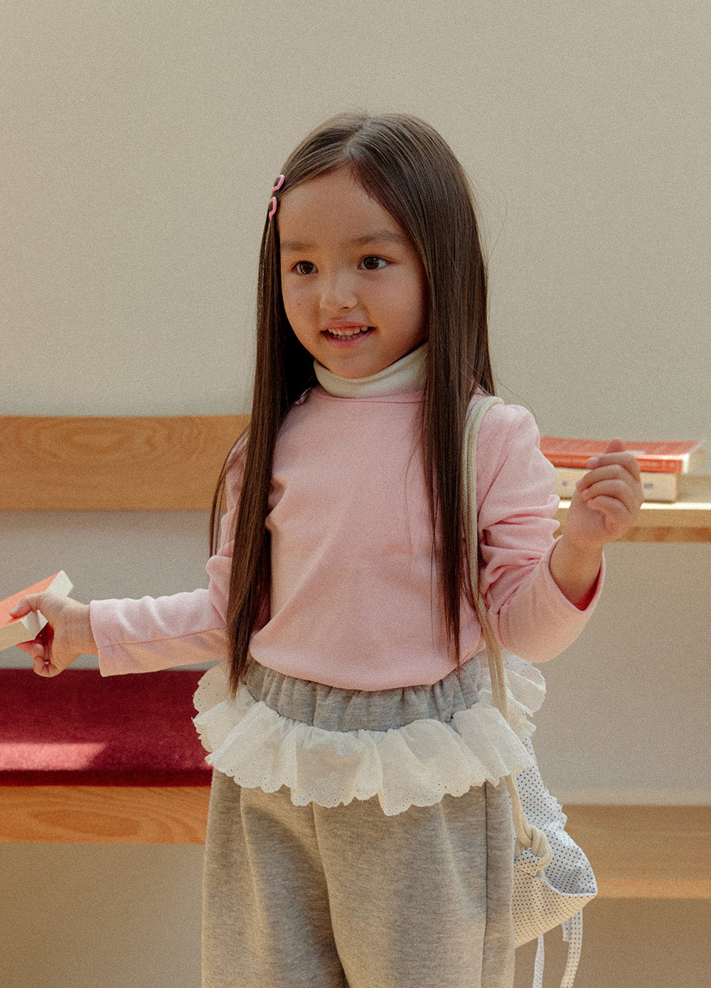 [whitesketchbook] Rozy frill jogger pants