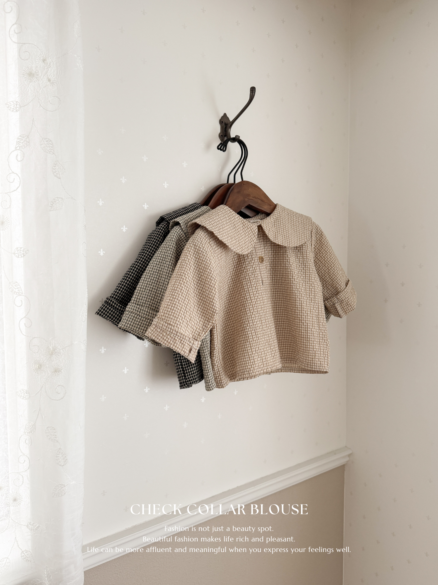 Check collar blouse