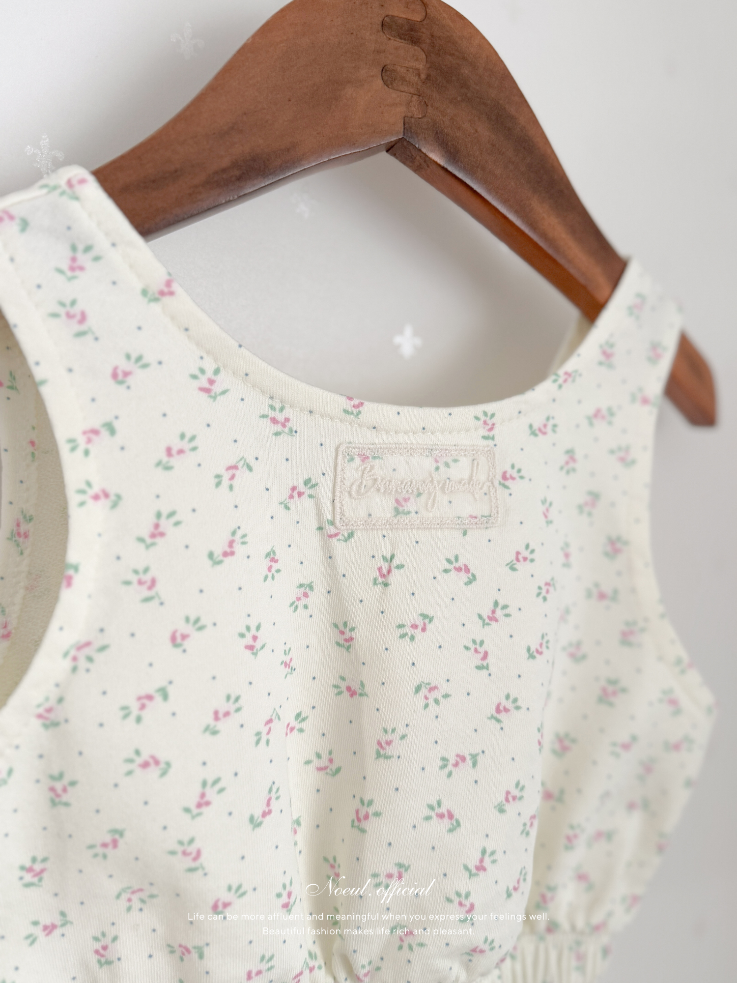Rozy garden vest