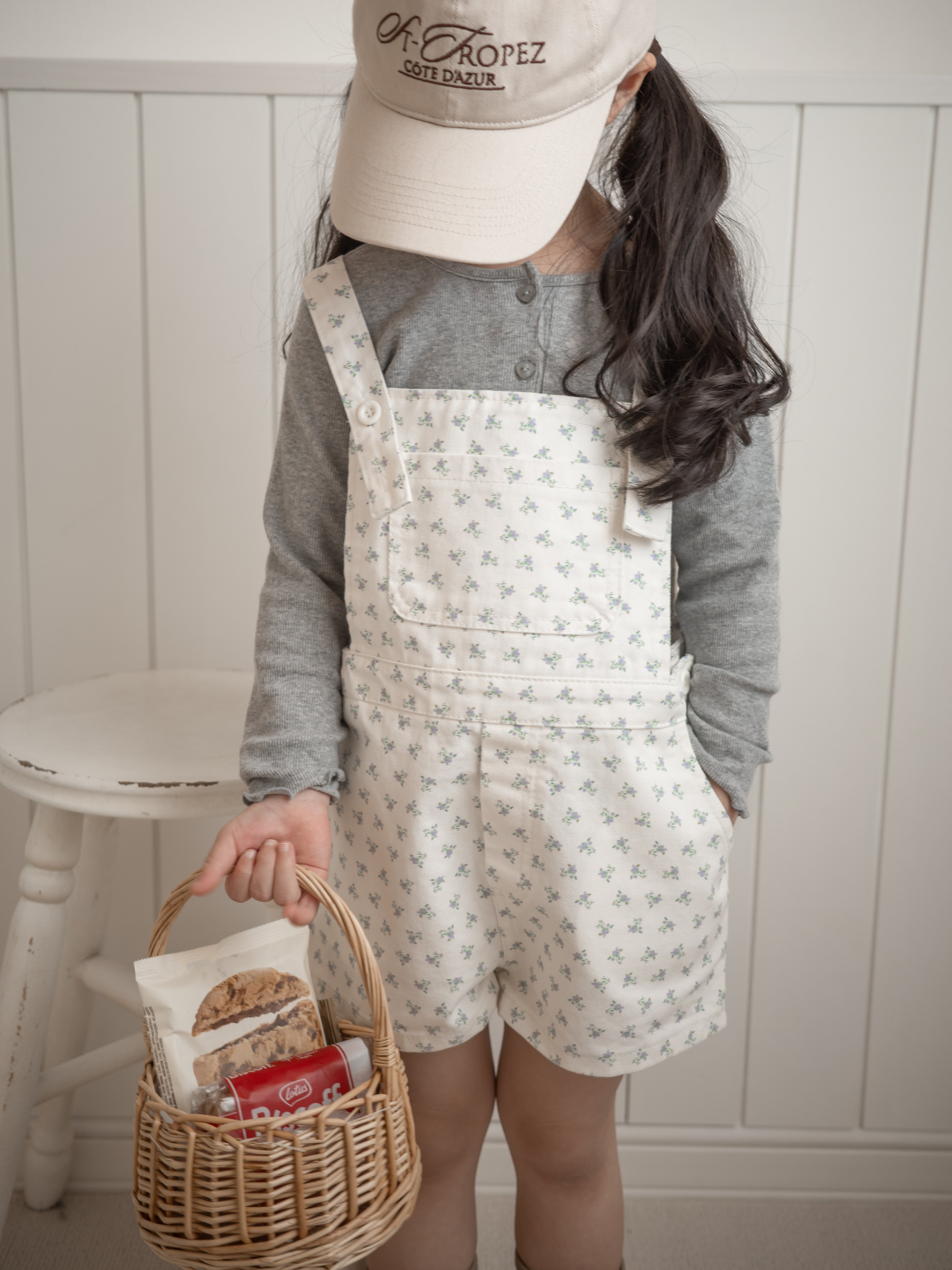 Heart button cross tee