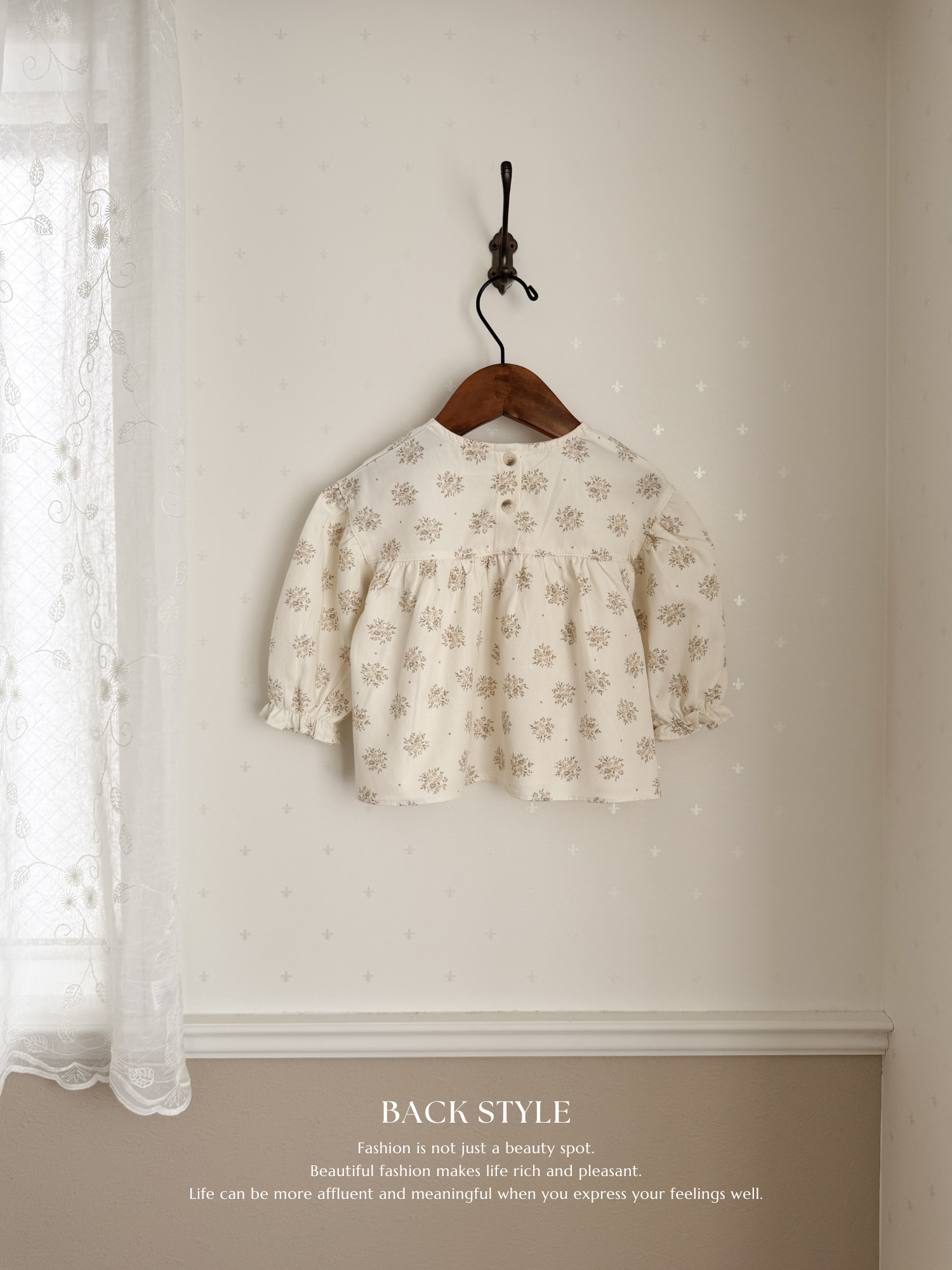 Flower shirring blouse