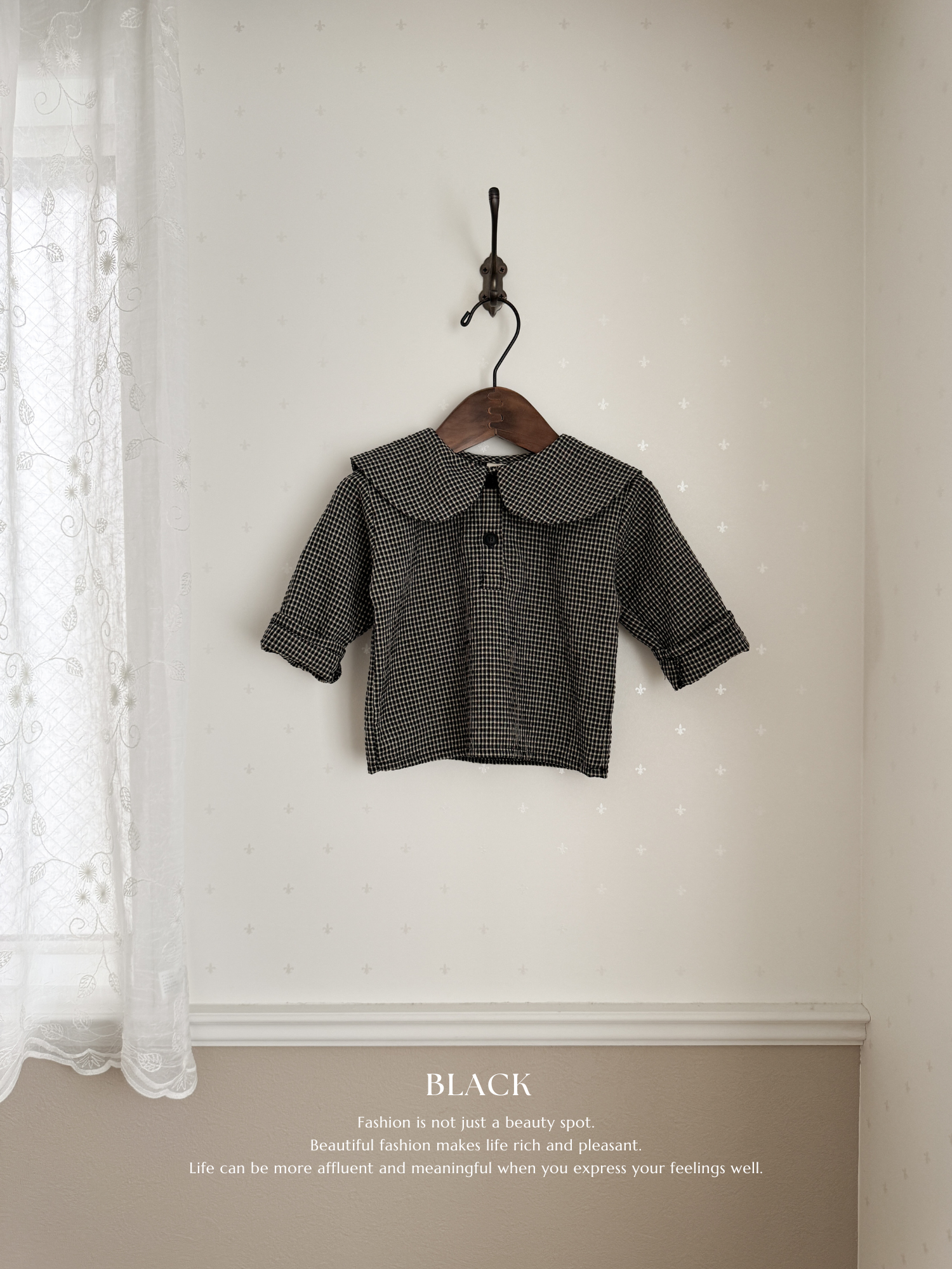 Check collar blouse
