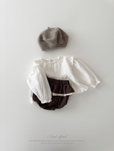 Shoulder frill blouse
