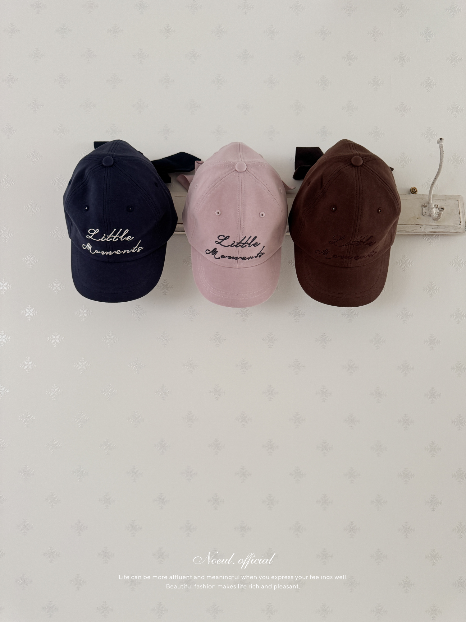 Little moment cap