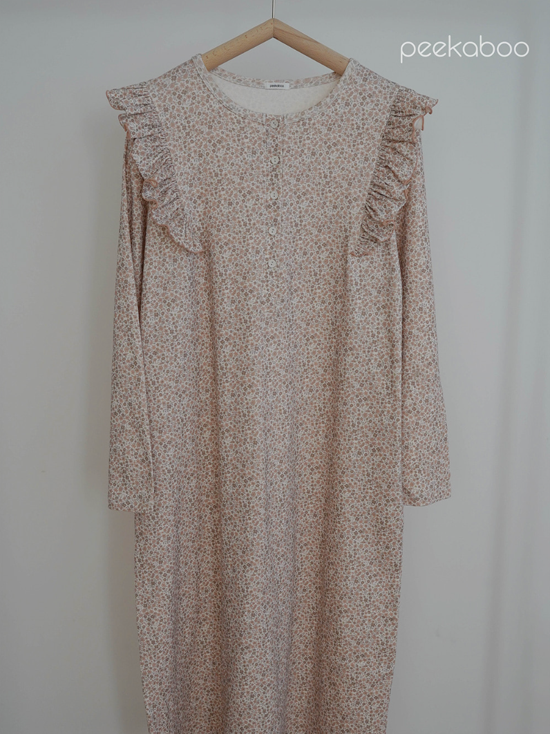 ［peekaboo］Very wing one-piece (mom)