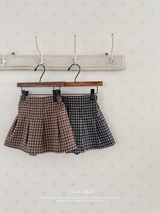 Small check skirt