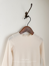 Soft mellow neck tee