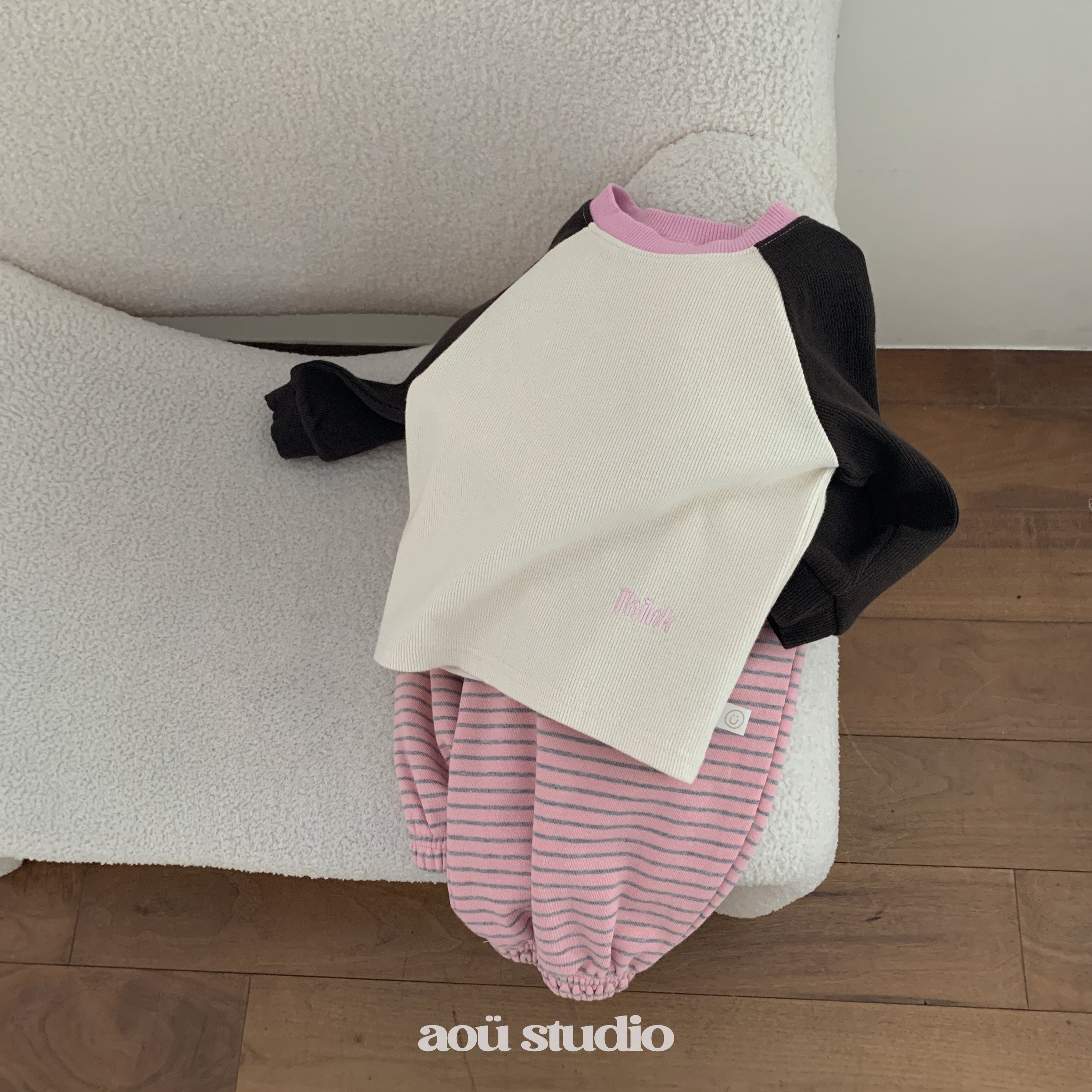［aou studio］Bonbon stripe jogger pants