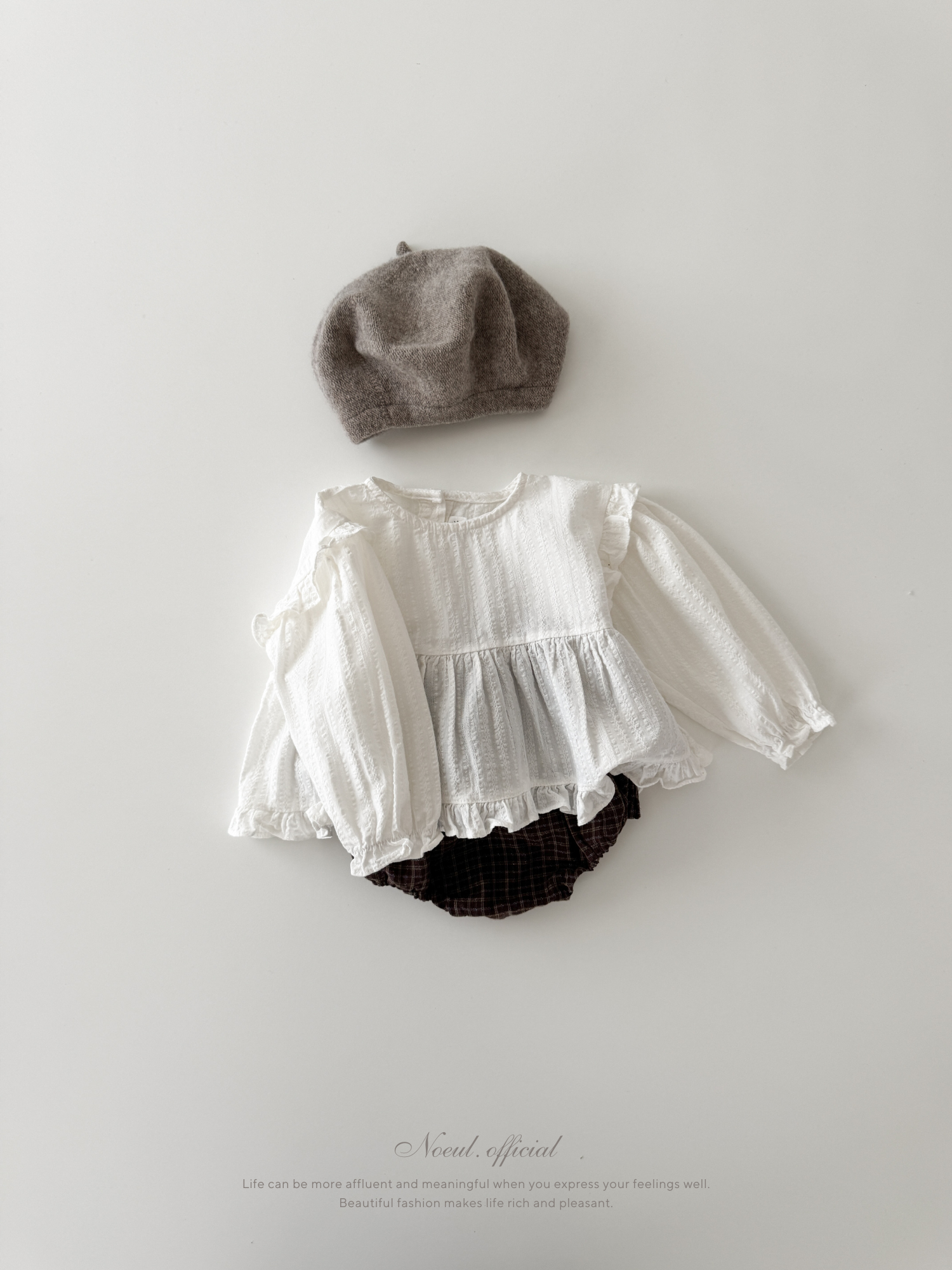 Shoulder frill blouse