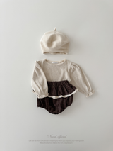 Eyelet lace puff tops