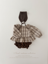 Mono frill blouse