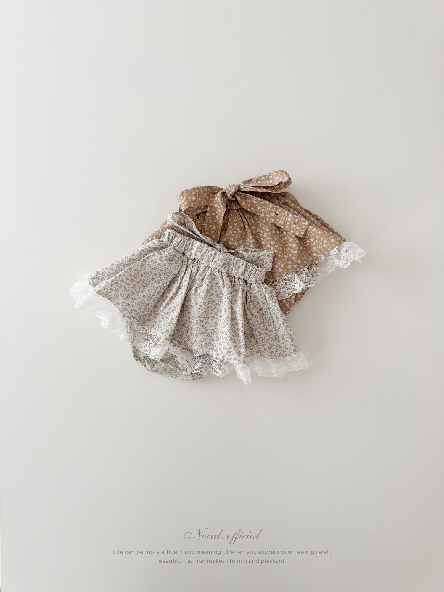 Lilly flower supender skirt