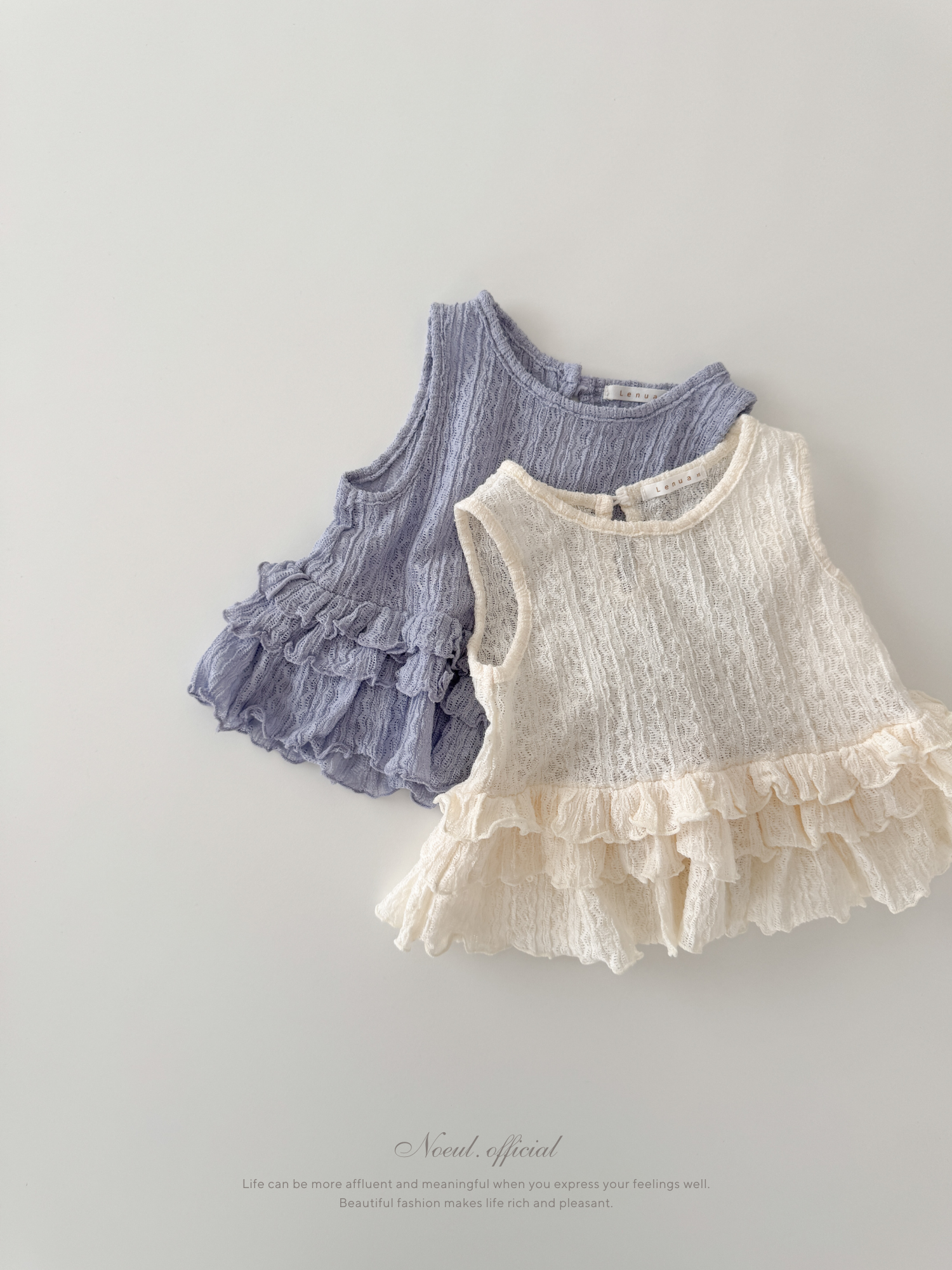 April frill blouse