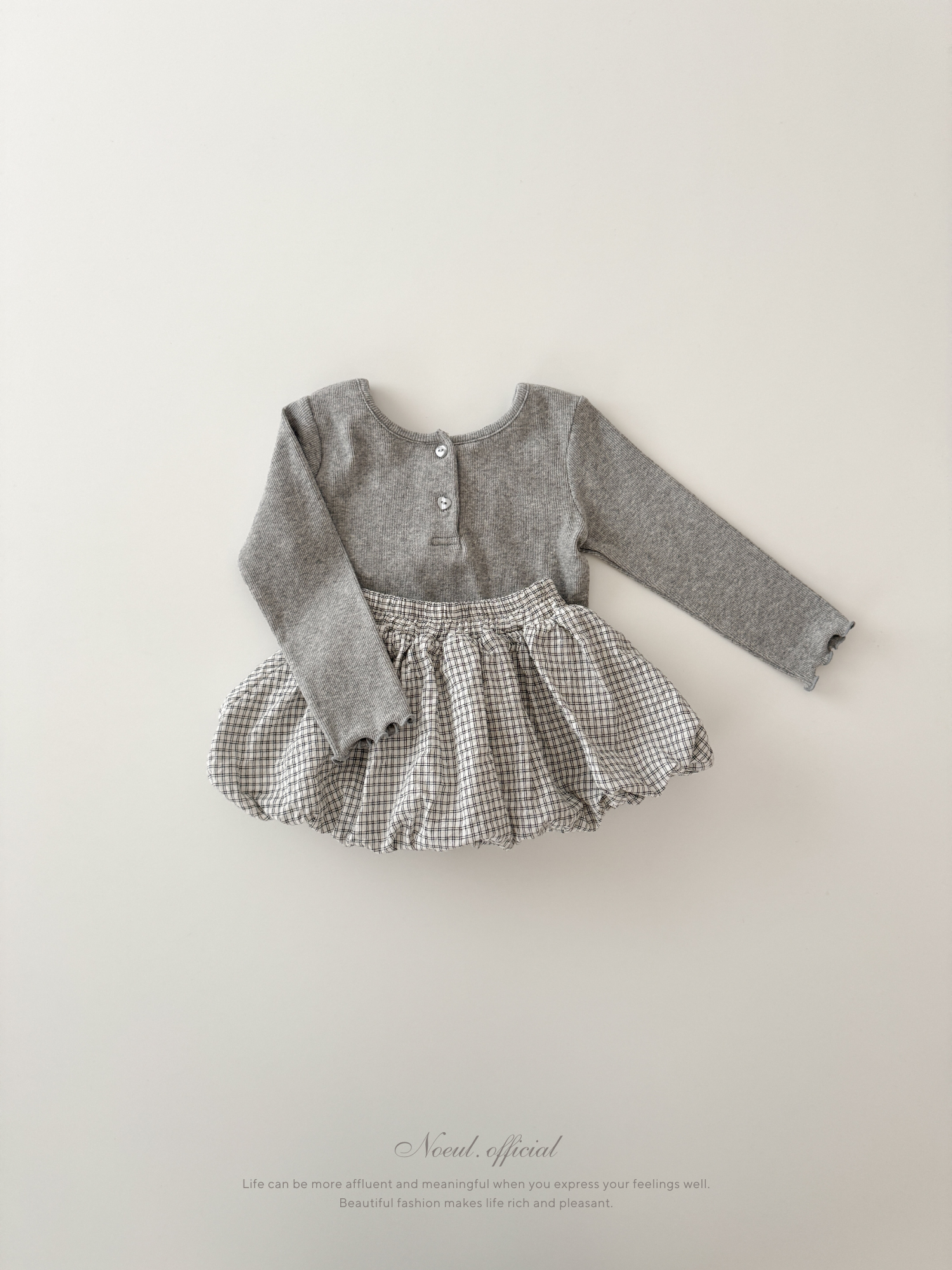 Heart button cross tee