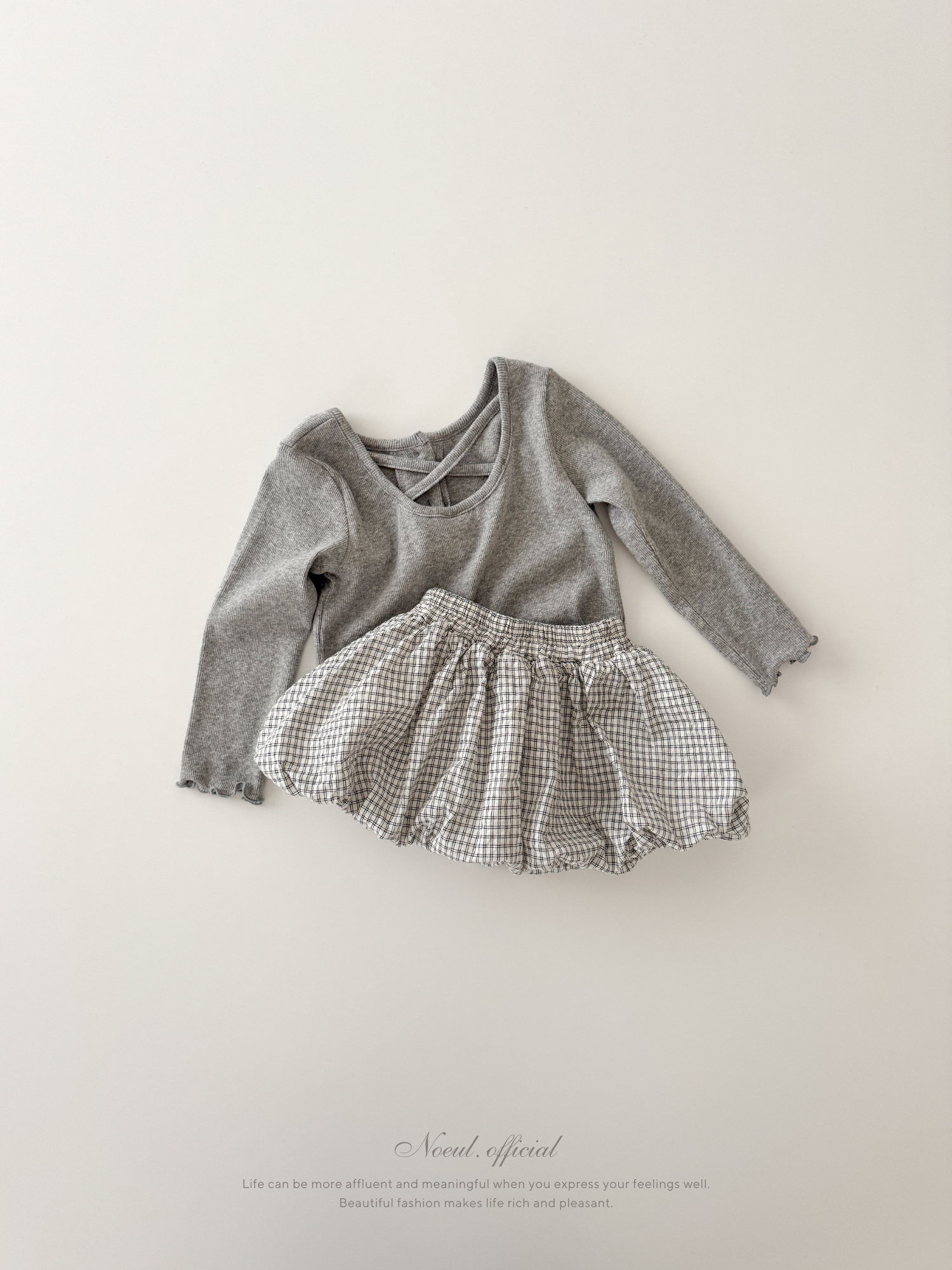 Heart button cross tee