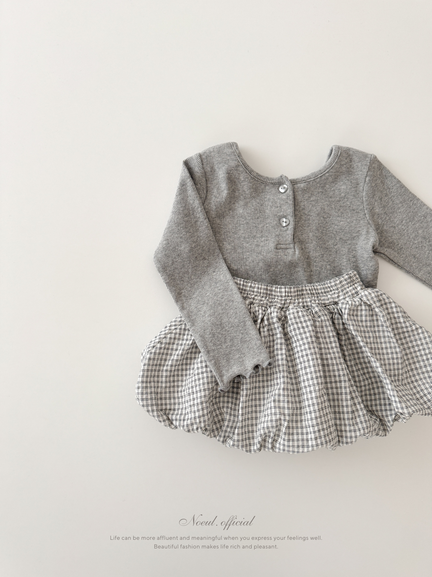 Heart button cross tee