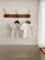 Roan lace collar blouse
