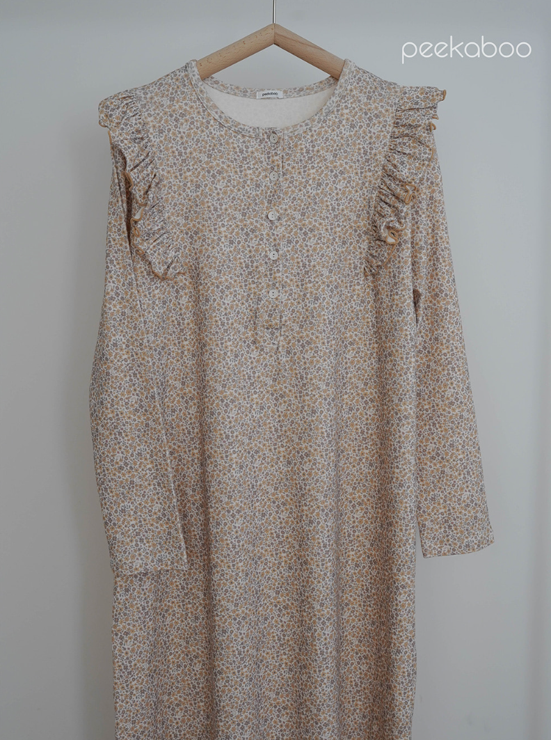［peekaboo］Very wing one-piece (mom)