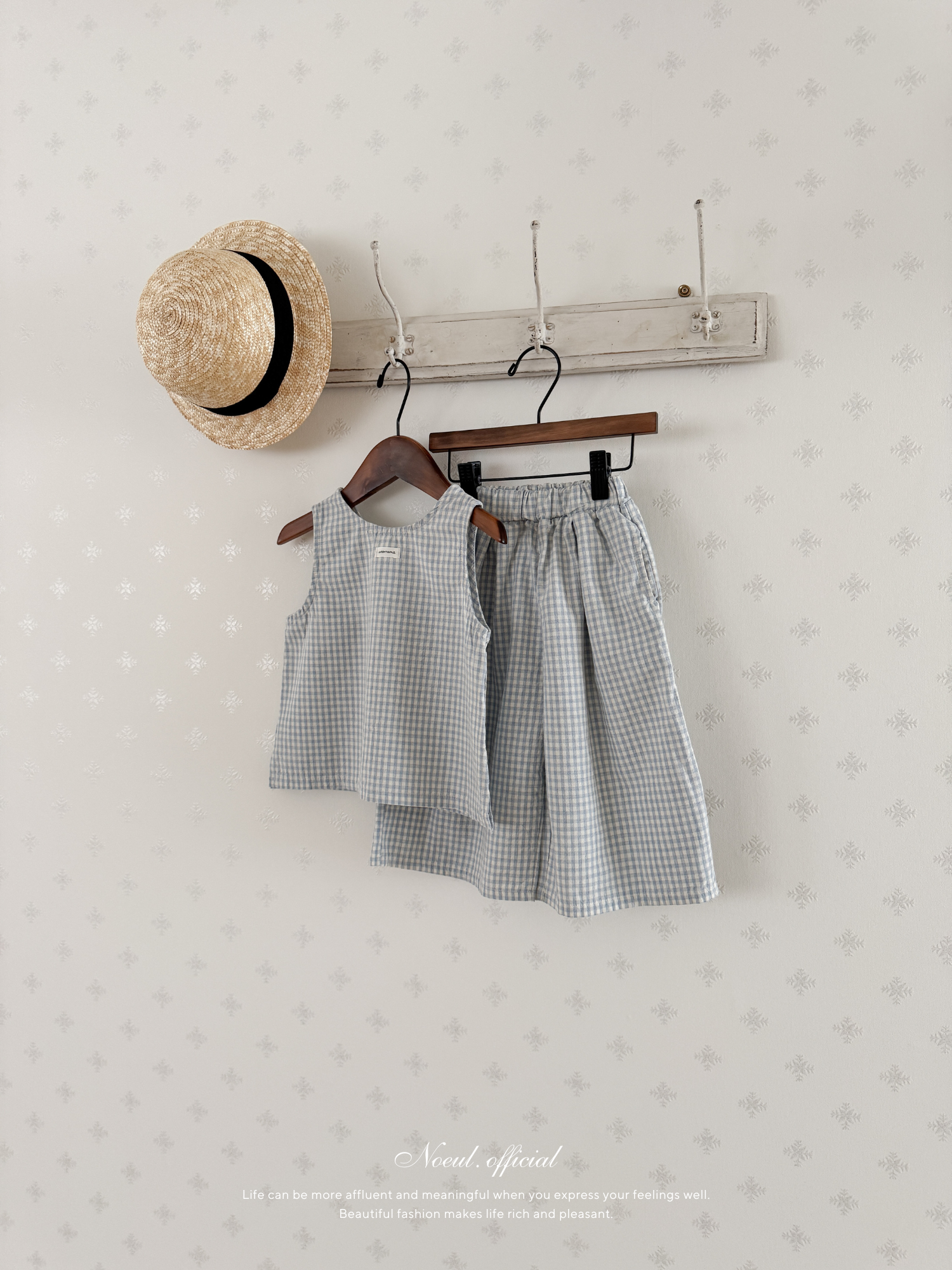 Muse check sleeveless blouse