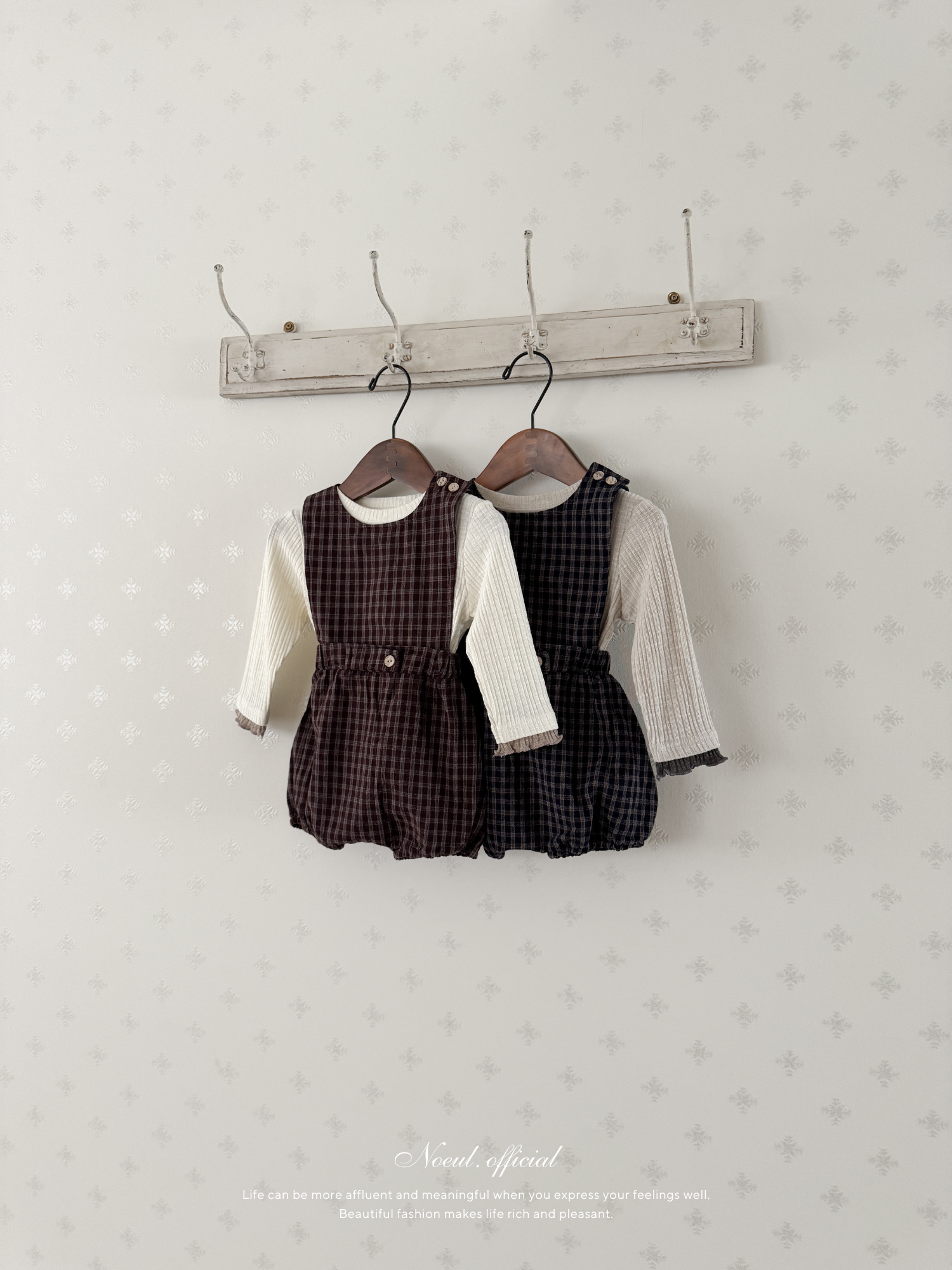 Kuku check suspender suit