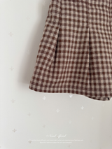 Small check skirt