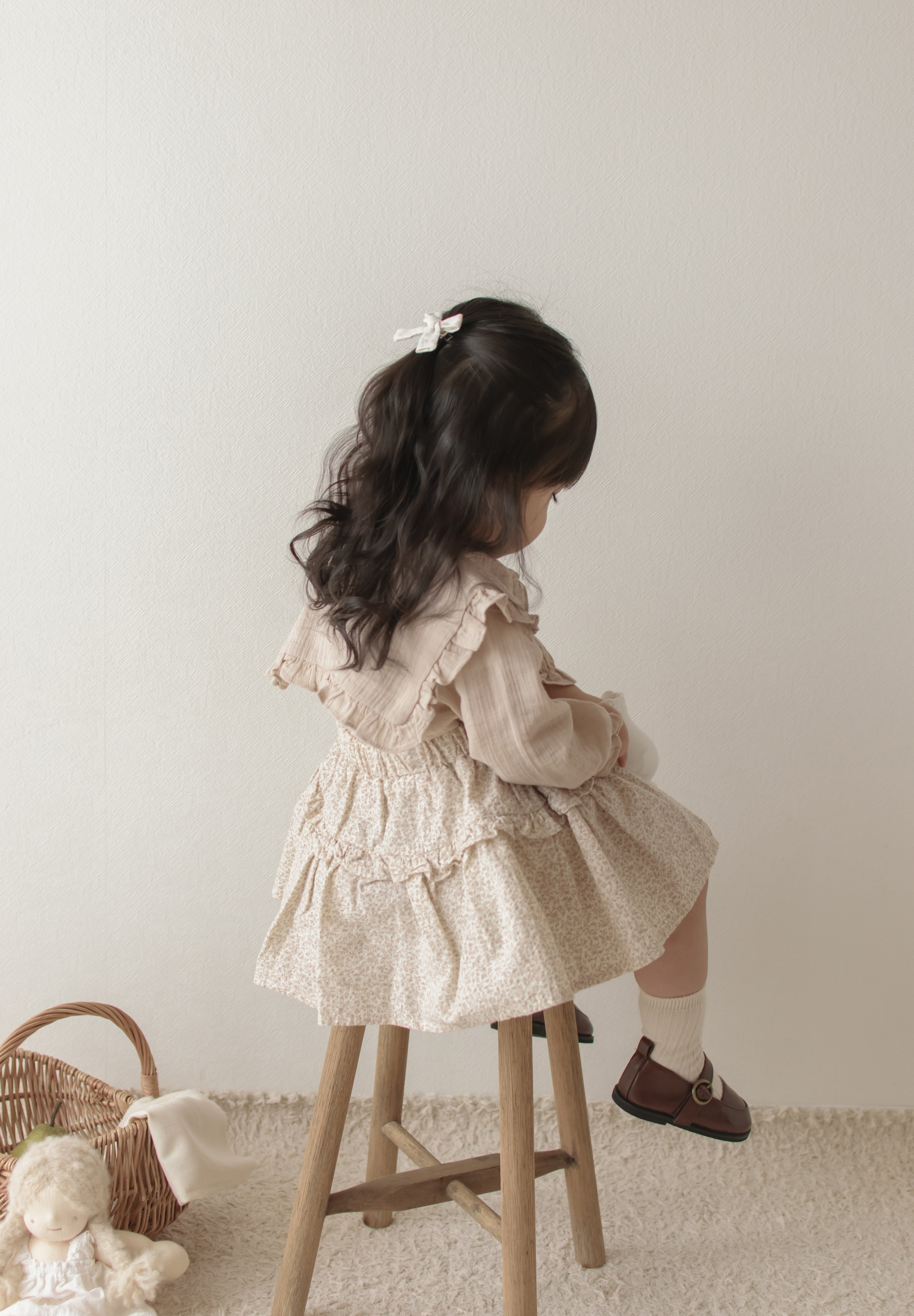 Dobby frill suspender skirt