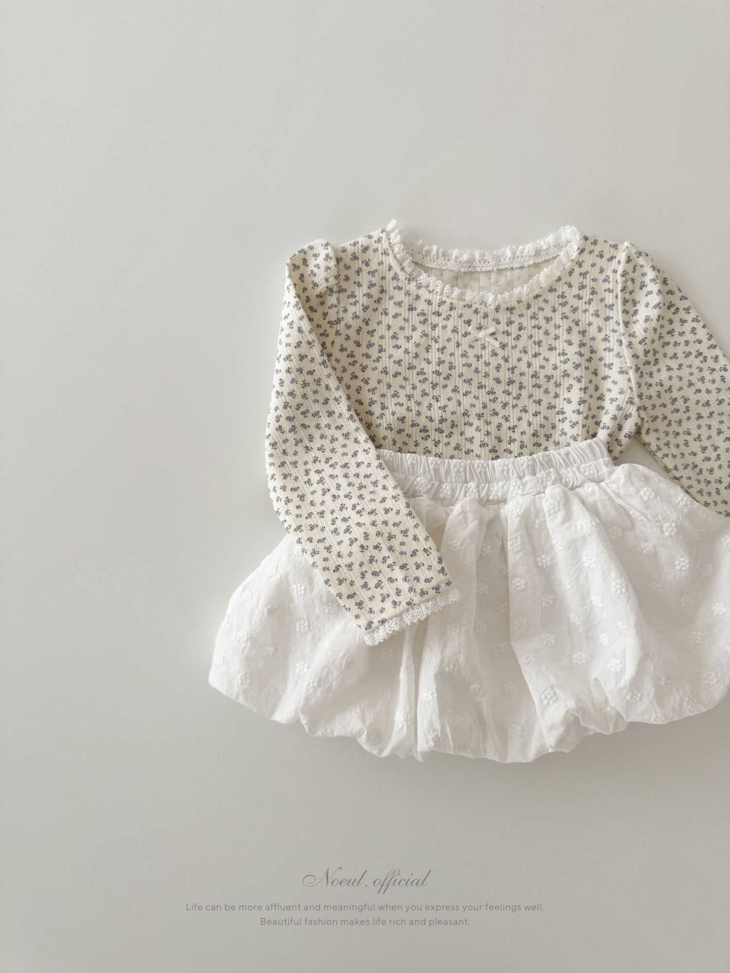 Mable ribbon lace tee