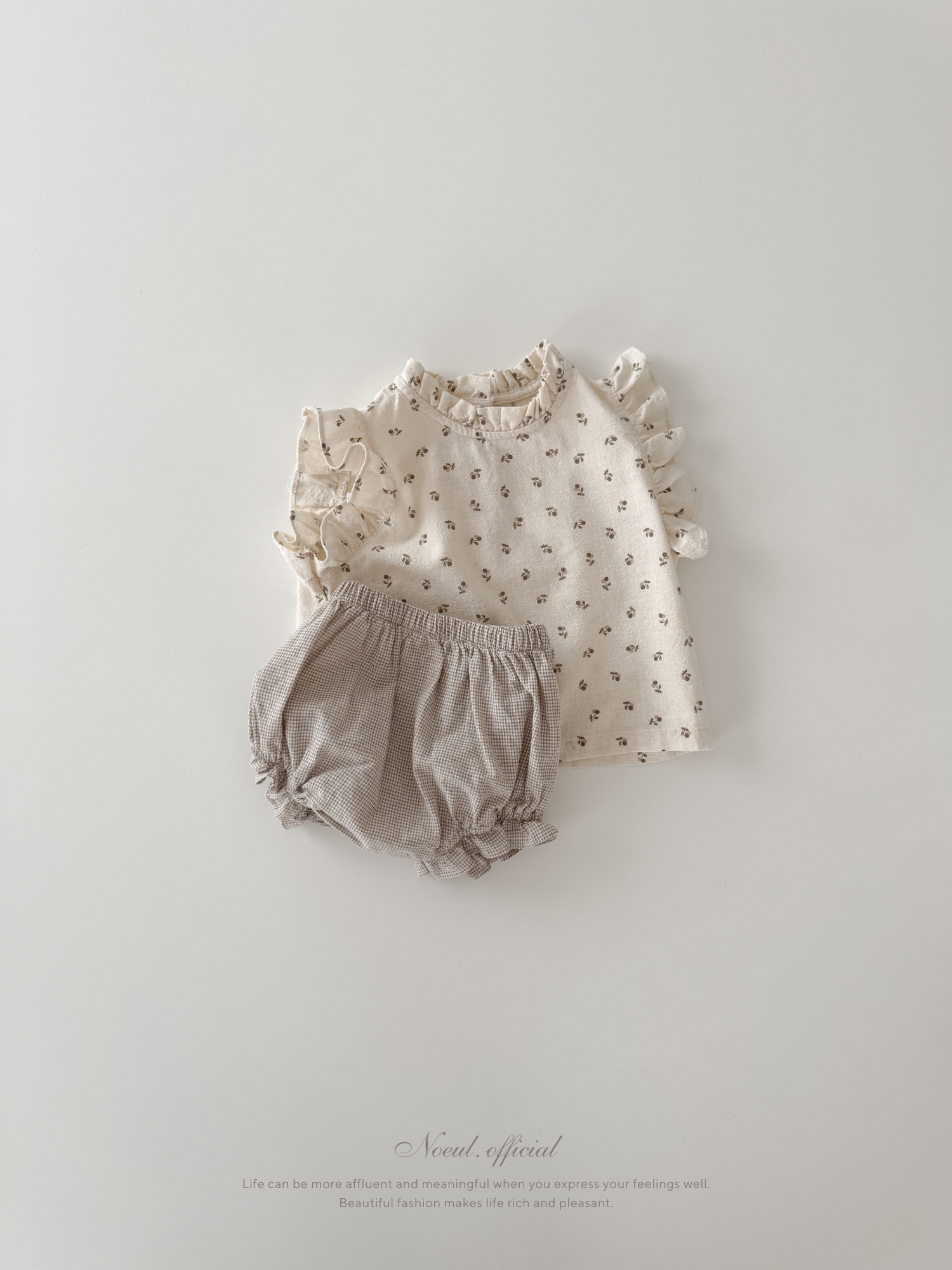 *Noeul.made* Muffin frill blouse