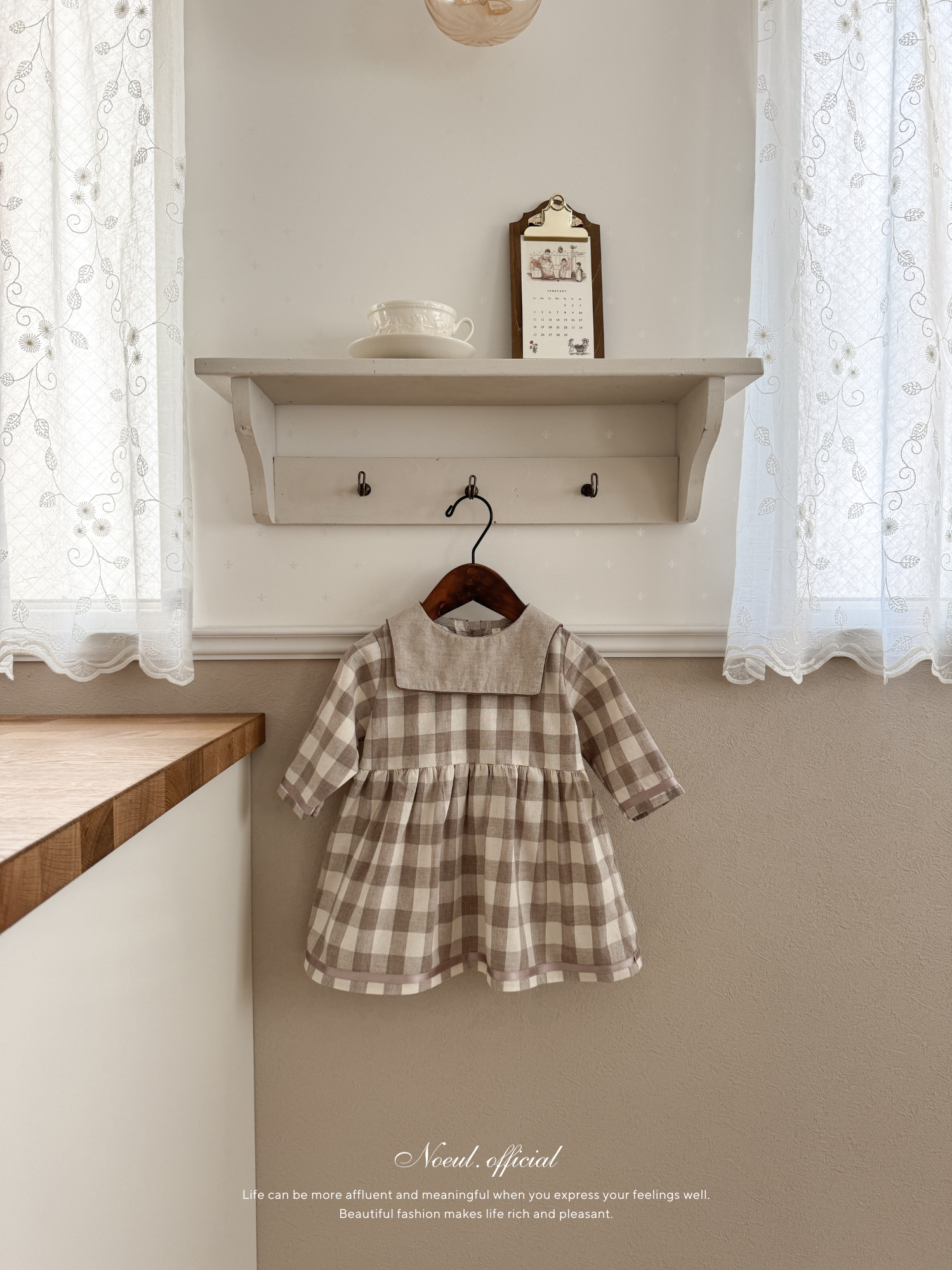 Bonbon check one-piece