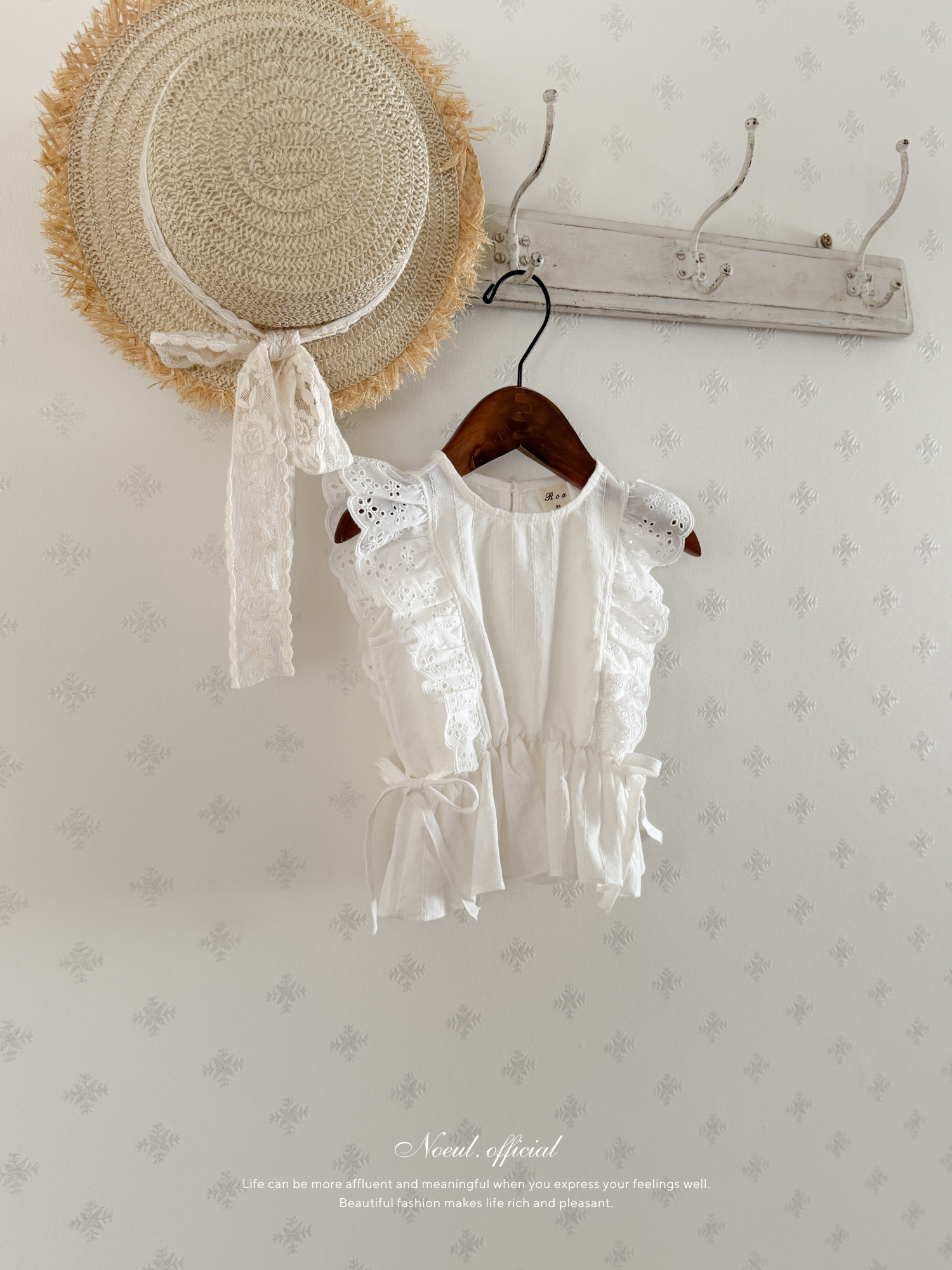 Shining wing blouse