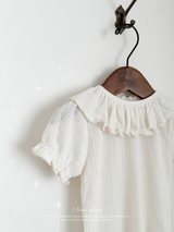 Frill collar puff tops