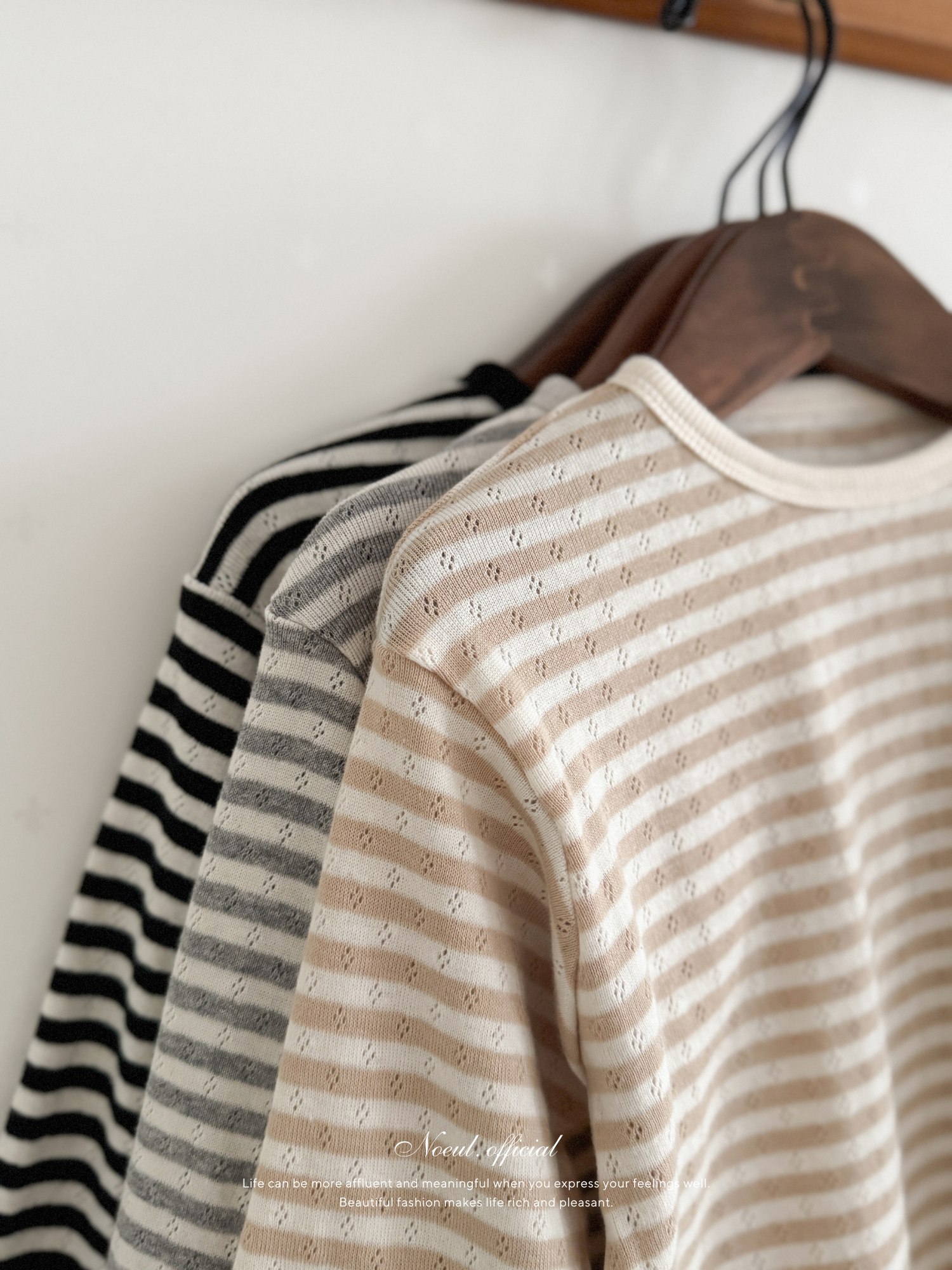 Moment stripe tee