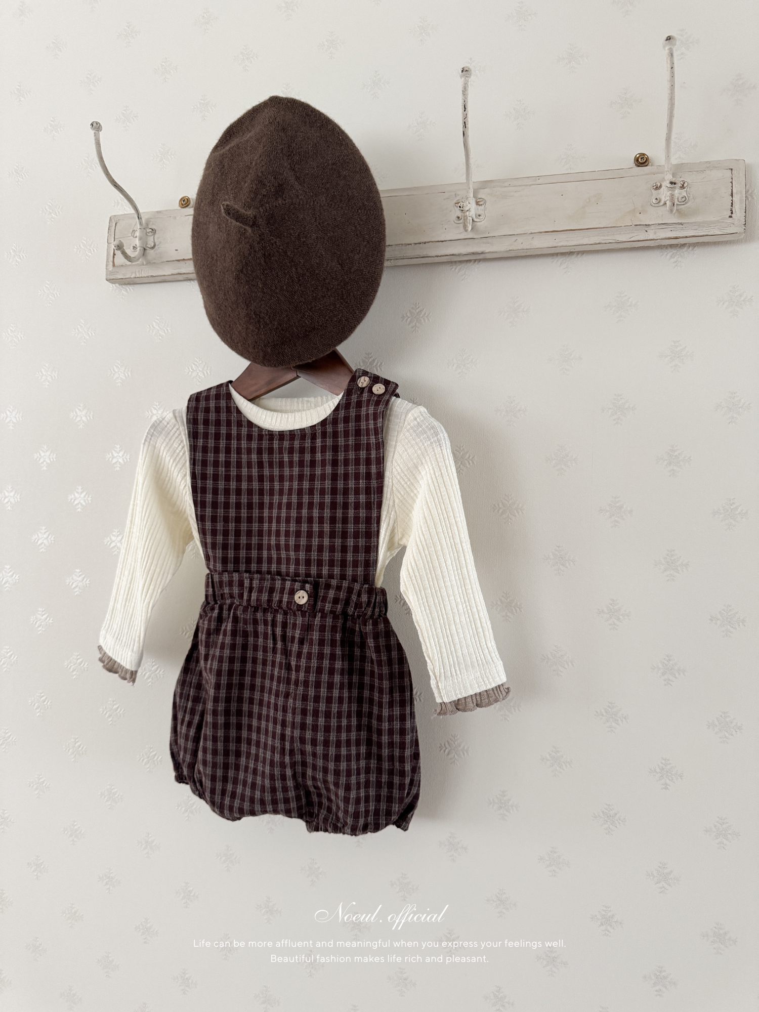 Kuku check suspender suit