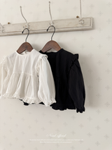 Shoulder frill blouse