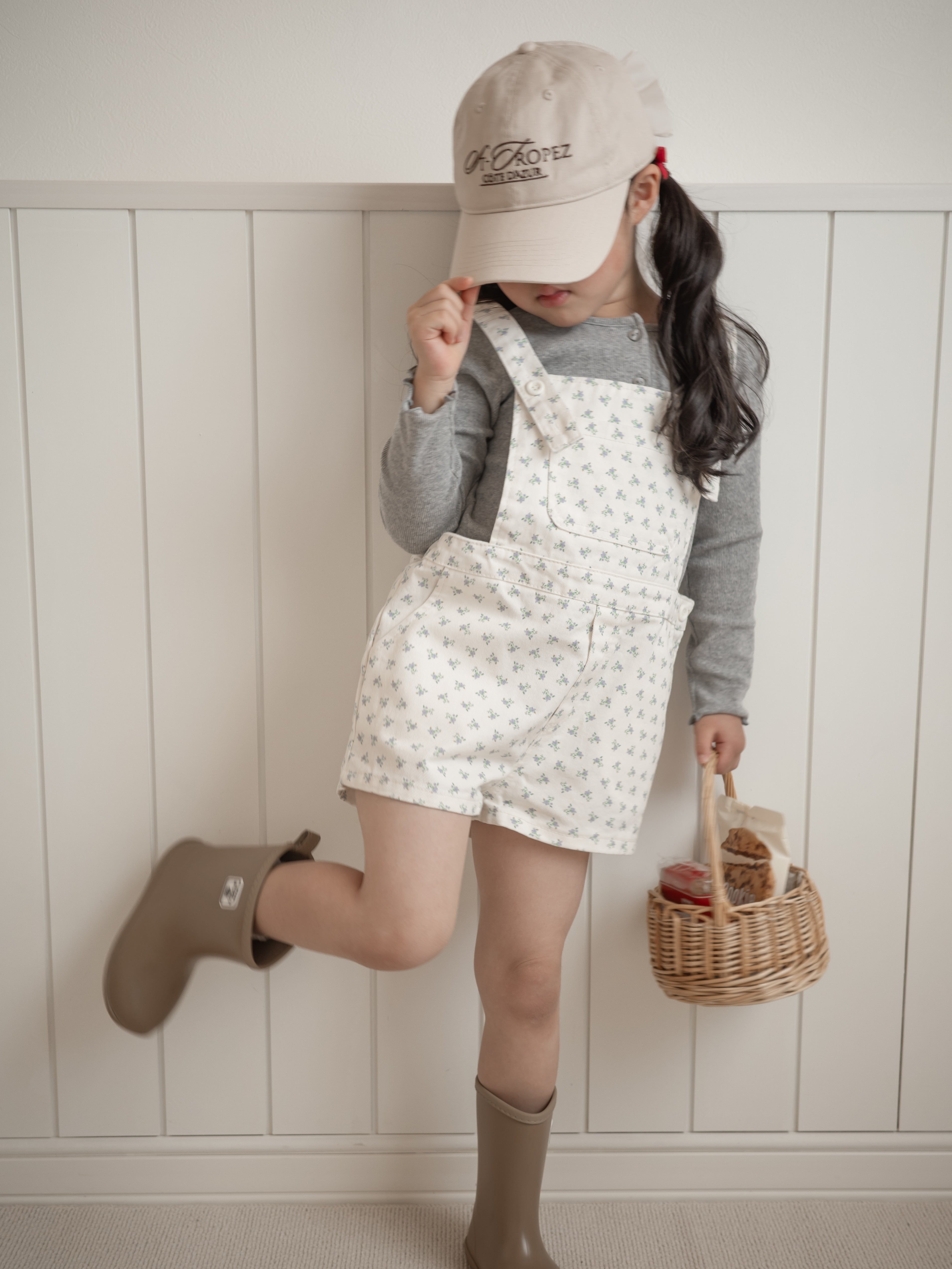 Heart button cross tee