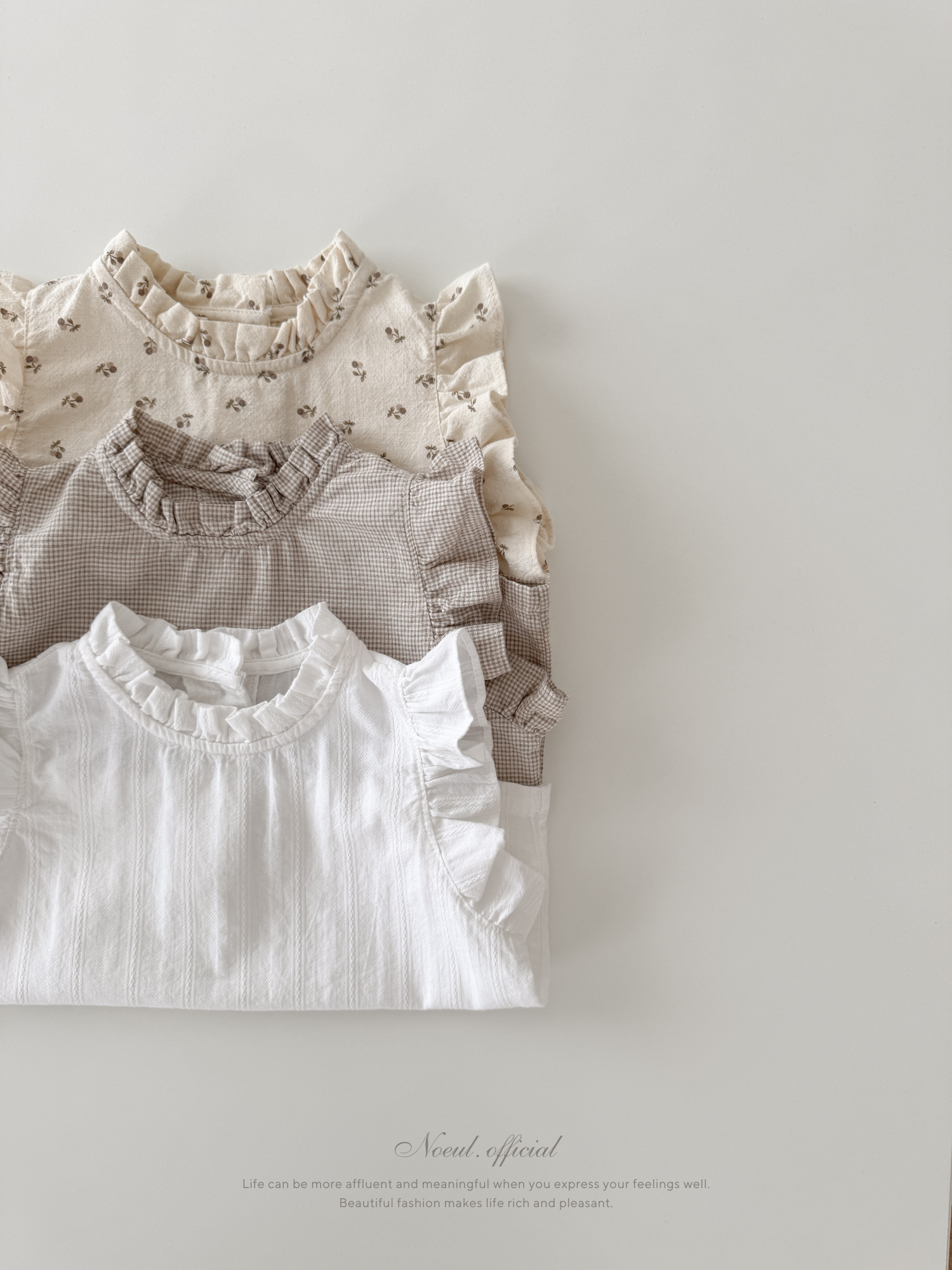 *Noeul.made* Muffin frill blouse