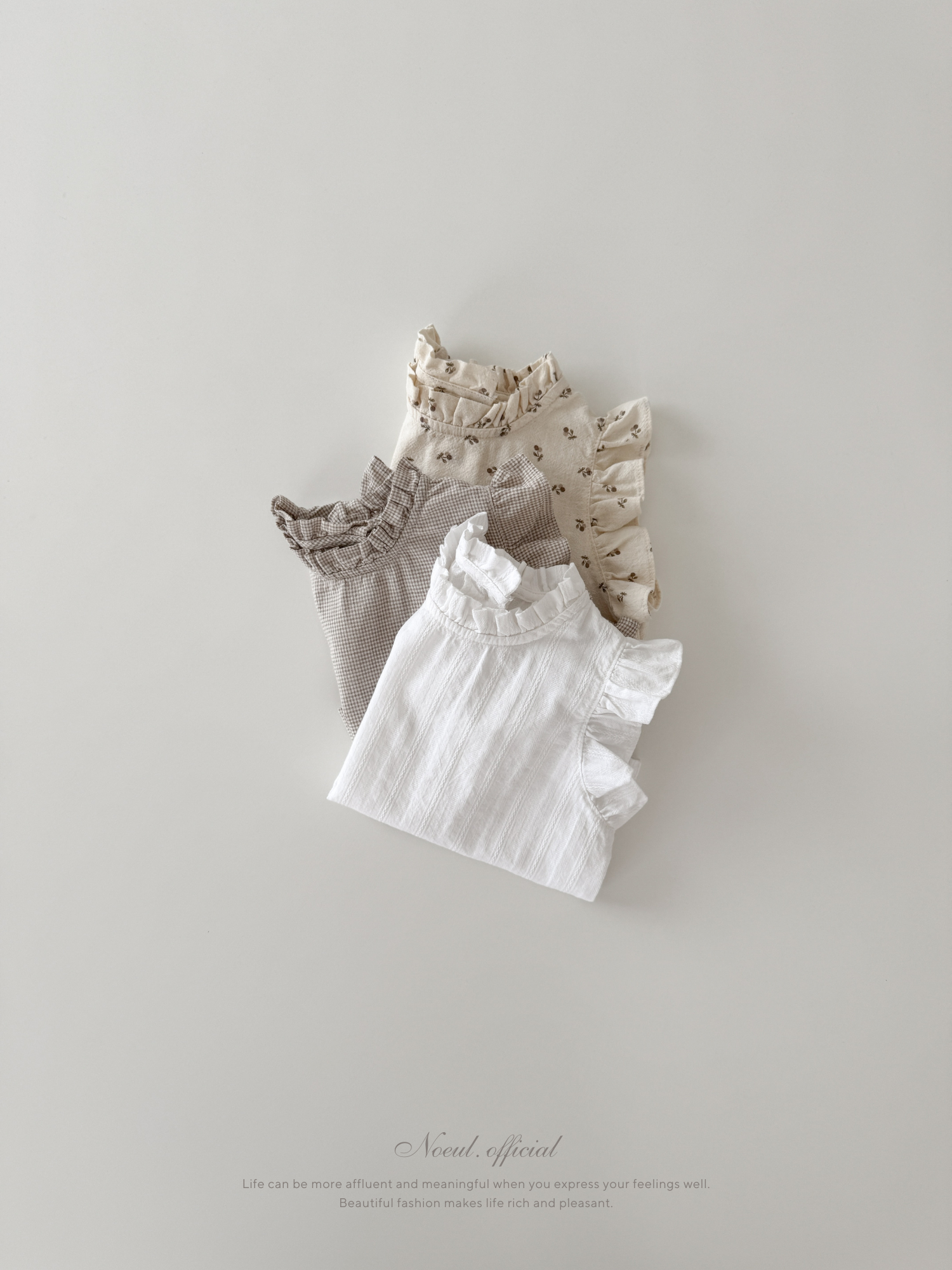 *Noeul.made* Muffin frill blouse
