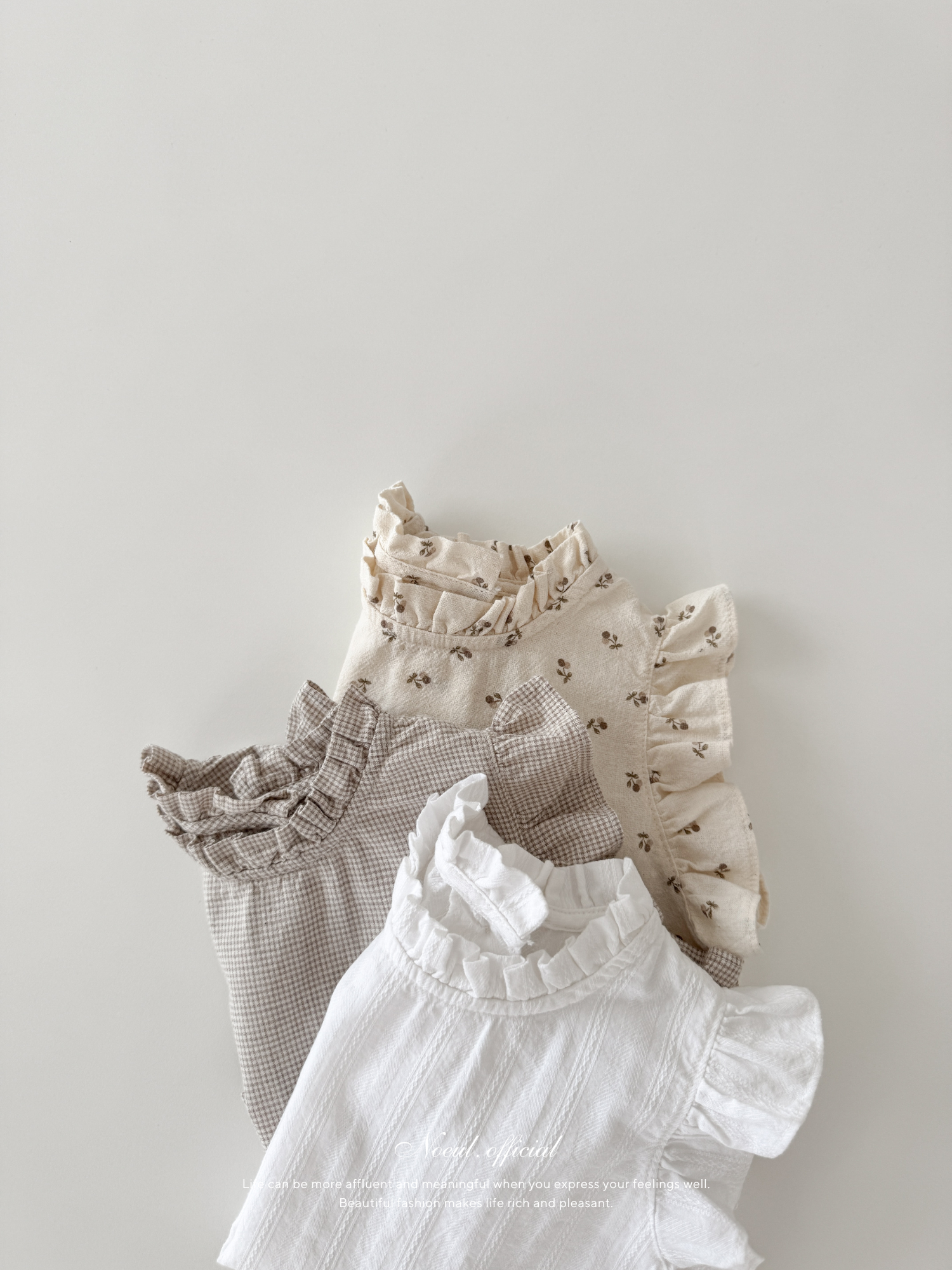 *Noeul.made* Muffin frill blouse
