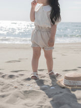 Seashell collar blouse