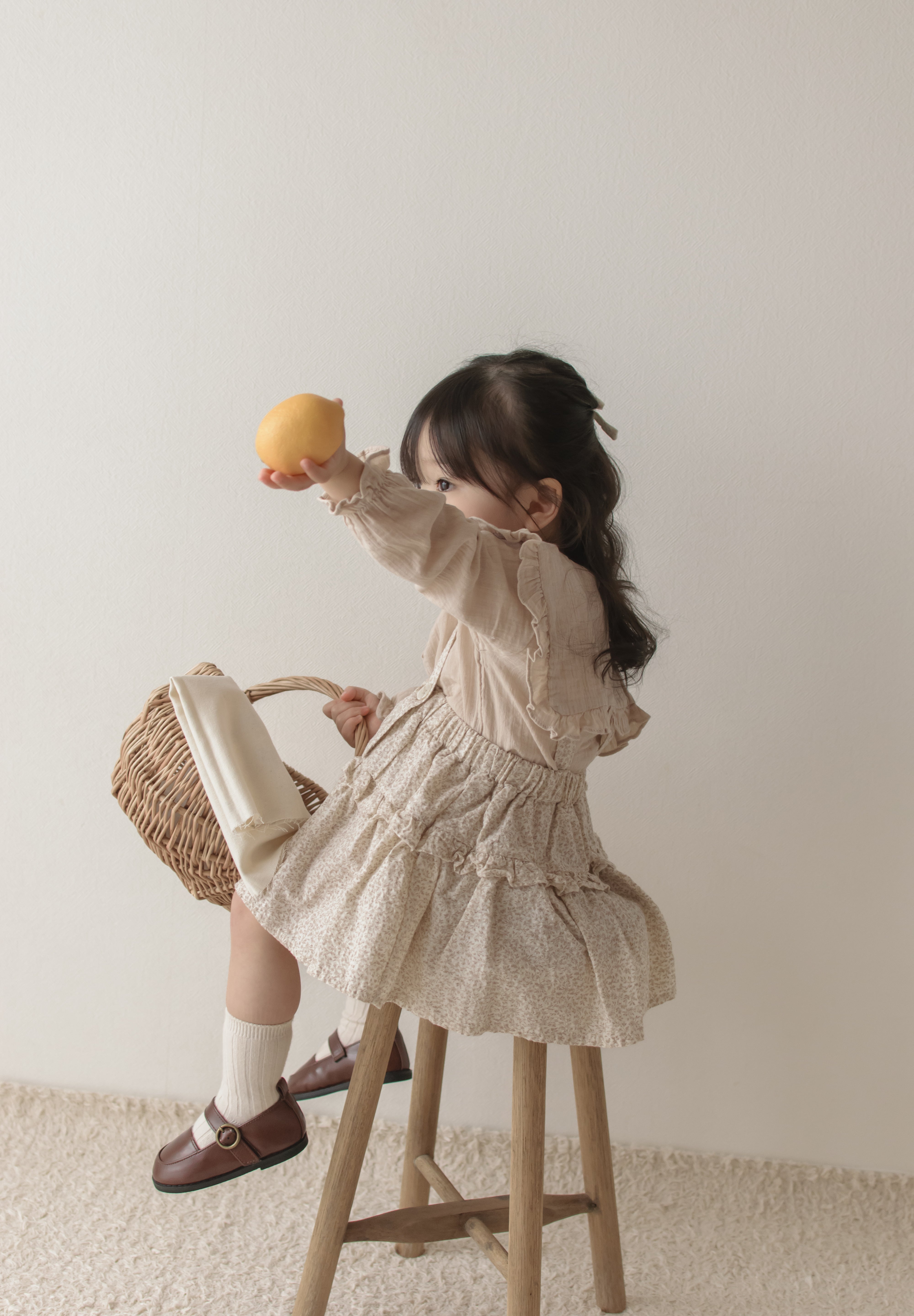 Dobby frill suspender skirt