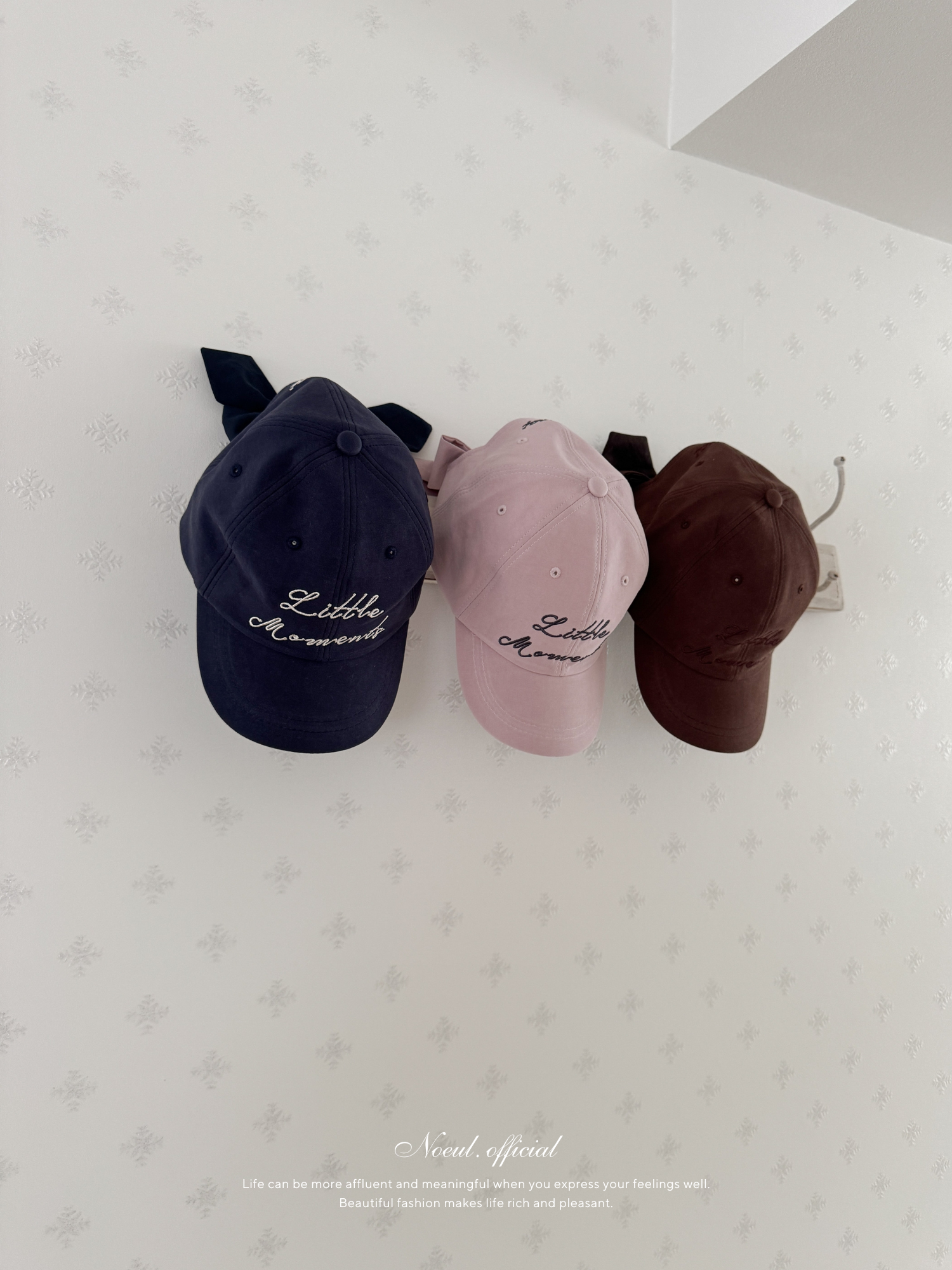 Little moment cap
