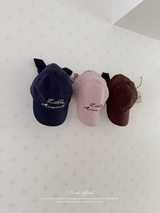 Little moment cap