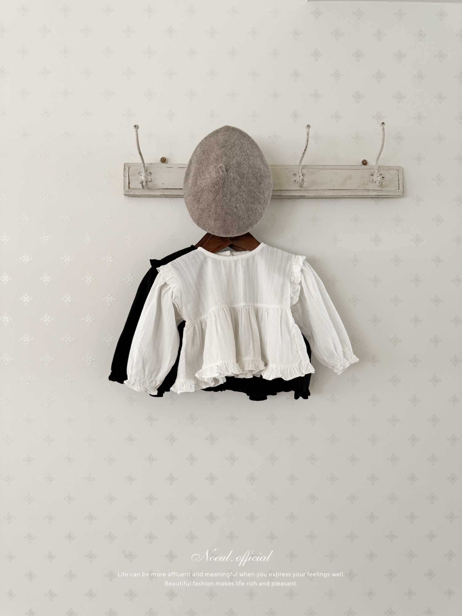 Shoulder frill blouse